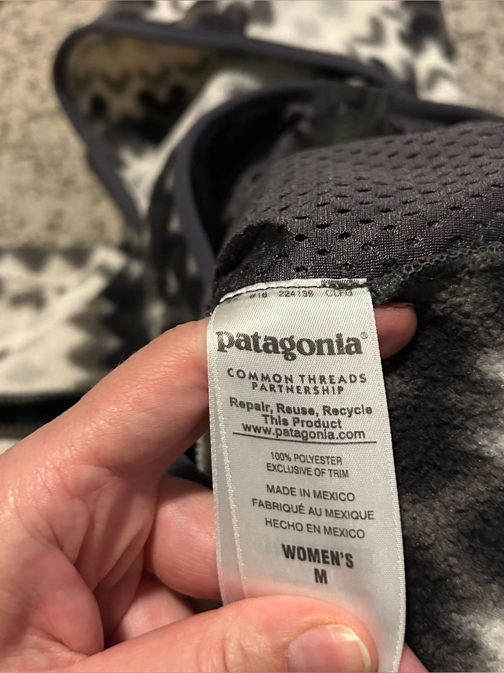 Patagonia Synchilla Cliff Forge Grey Geometric Print Hooded Fleece Jacket Size M - Picture 5 of 9